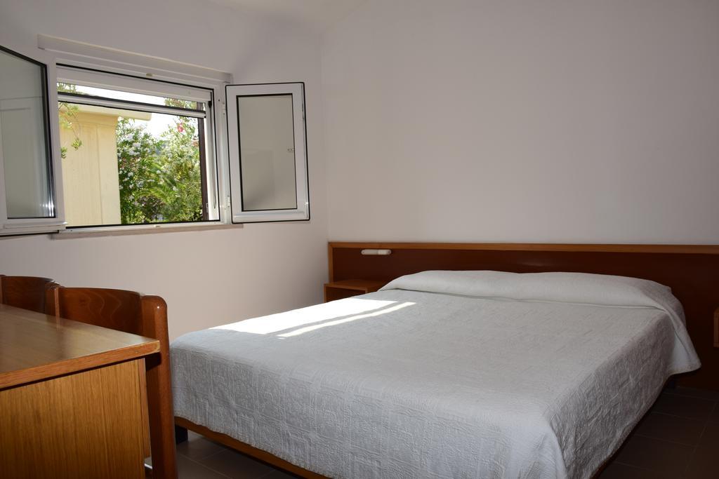 Pellegrino Village Vieste Room photo